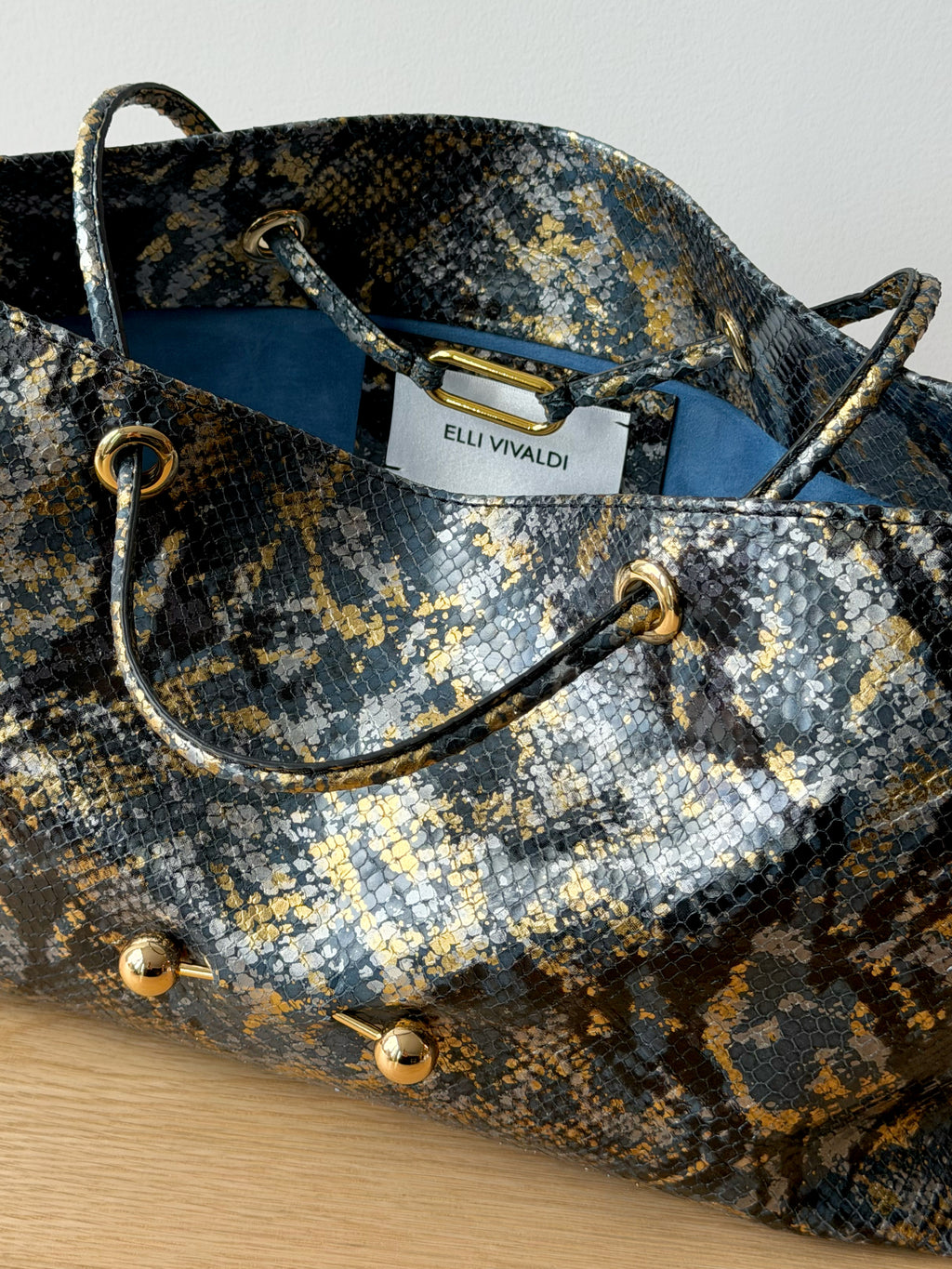 La Tabot_102 Limited Series