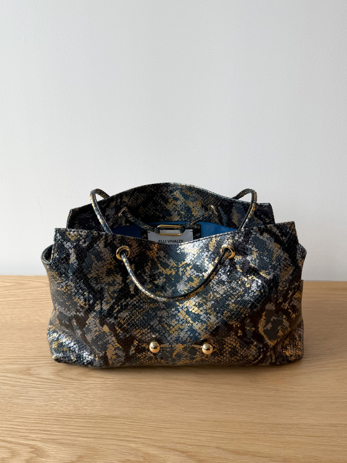 La Tabot_102 Limited Series