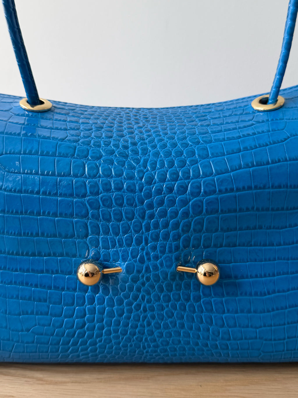 La Tabot_104 Limited Series